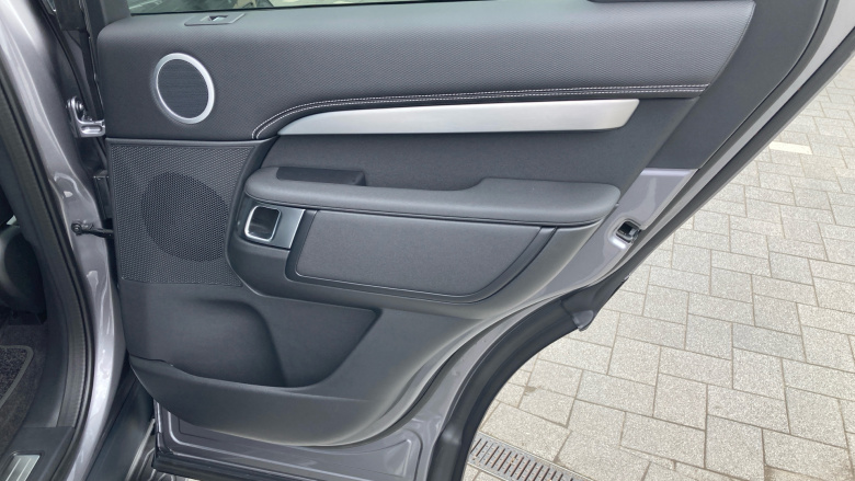 Land Rover Discovery 3.0 D350 Dynamic SE 5dr Auto Diesel Station Wagon